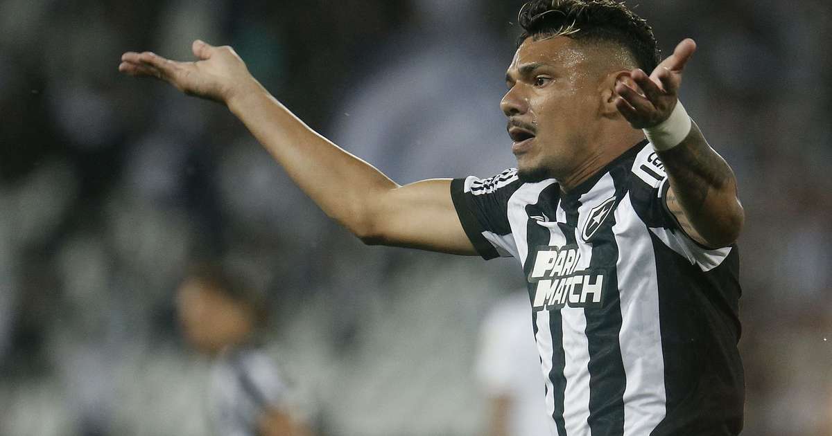 Tiquinho Soares desfalca o Botafogo no confronto contra o Grêmio