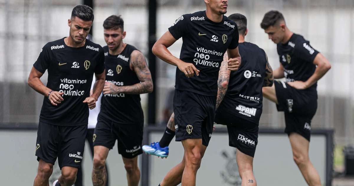 Zagueiro do sub-20 treina de forma fixa com o profissional do Corinthians há um mês; confira