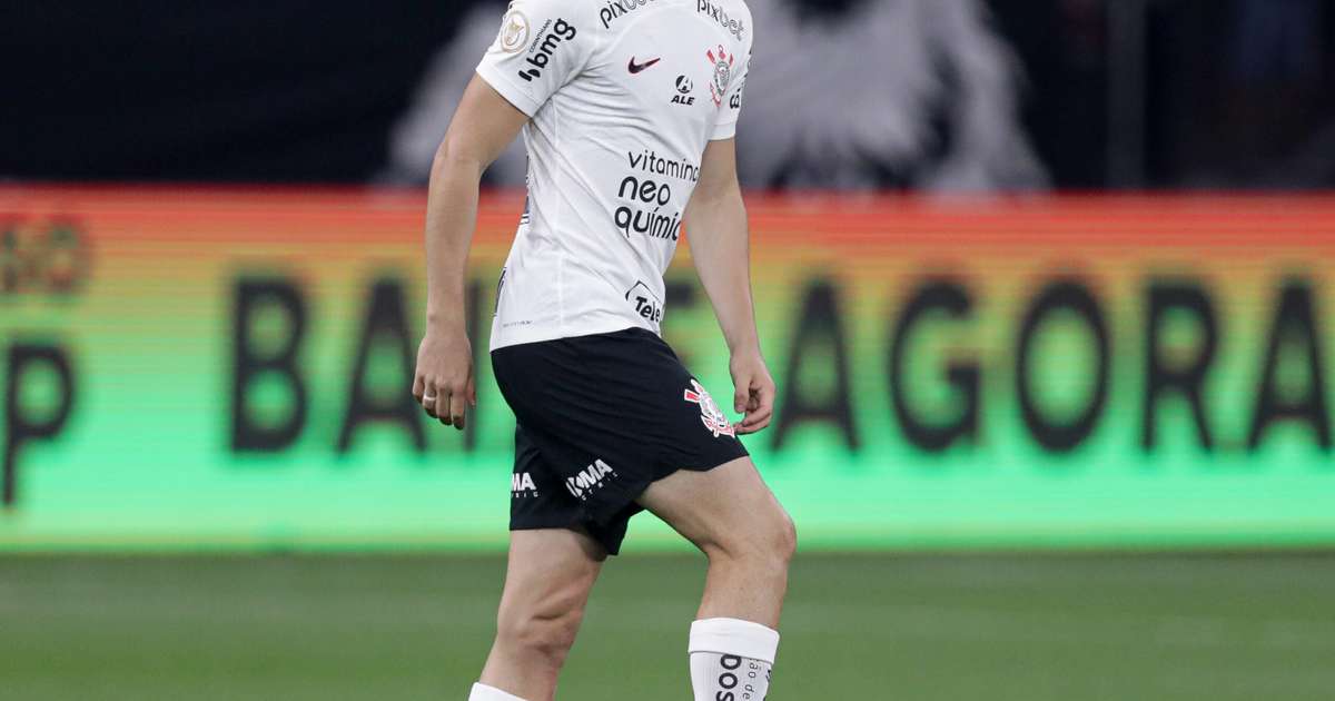 Em meio a propostas, Moscardo prega foco no Corinthians, mas espera 