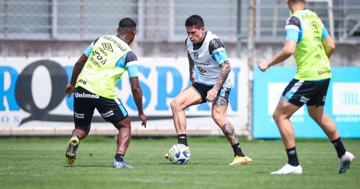 De olho na liderança, Grêmio começa preparação para duelo contra o Corinthians