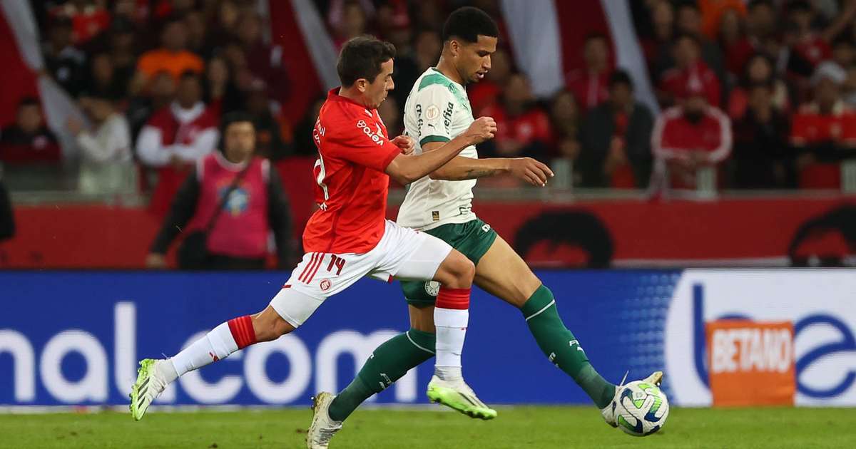 Palmeiras enfrenta Internacional em busca da liderança do Brasileirão