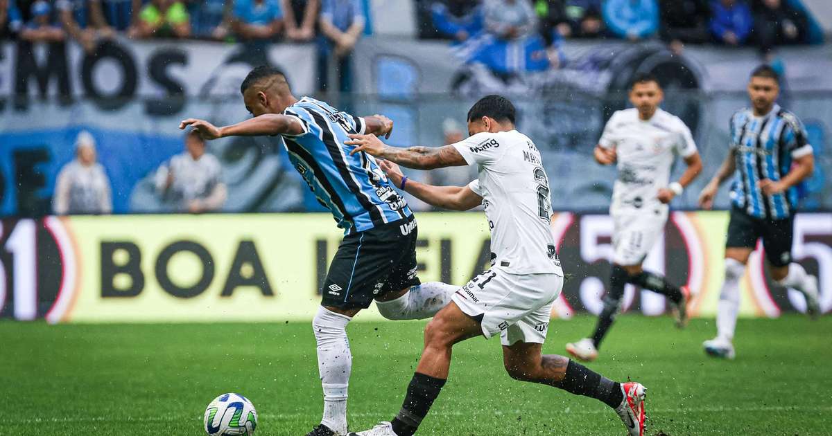 Corinthians marca contra o Grêmio com um a menos e se afasta do Z4 do Brasileirão