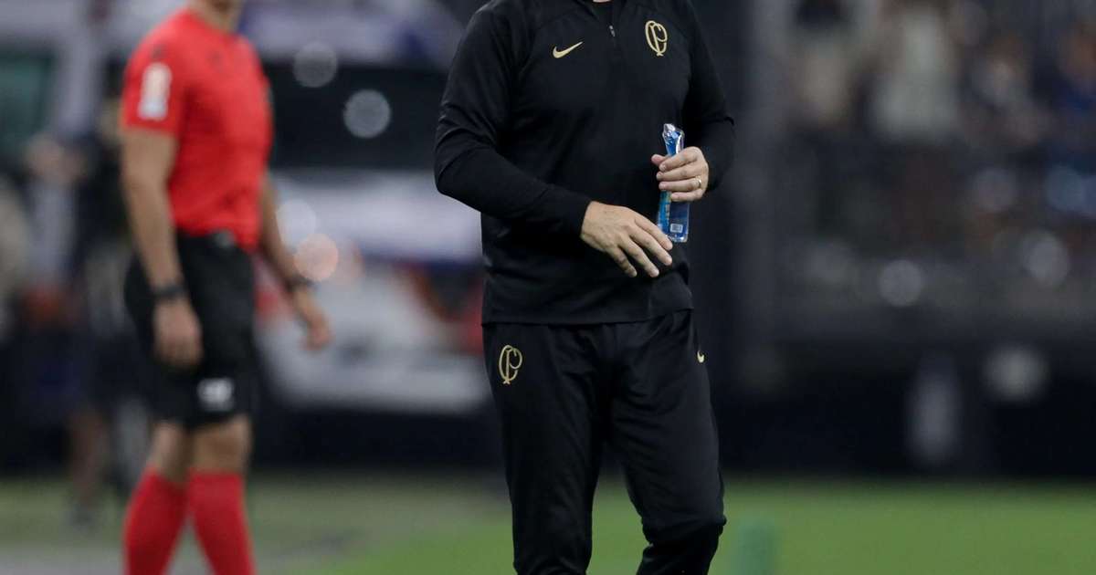 Mano elogia entrega do Corinthians na vitória contra o Grêmio e justifica mudanças no time