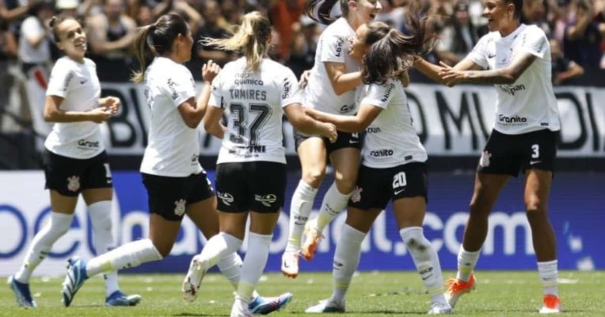 As Brabas do Corinthians massacram o Palmeiras por 8 a 0 e avançam à final do Paulistão feminino