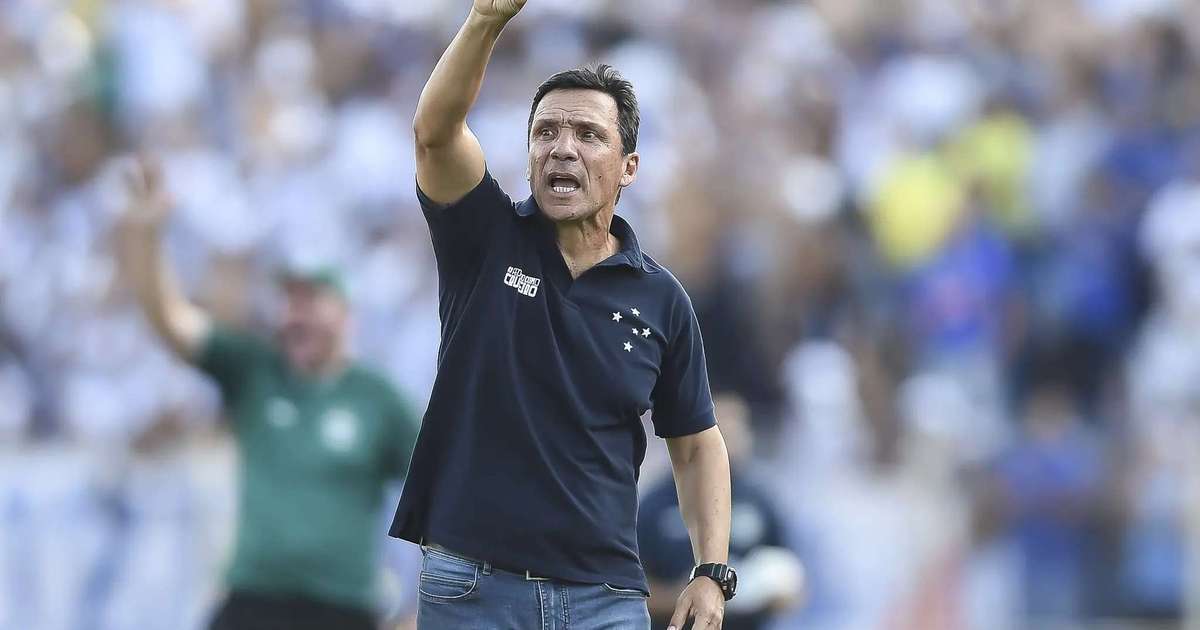 Zé Ricardo lamenta maus resultados, agradece Ronaldo e coloca Cruzeiro como clube em reconstrução