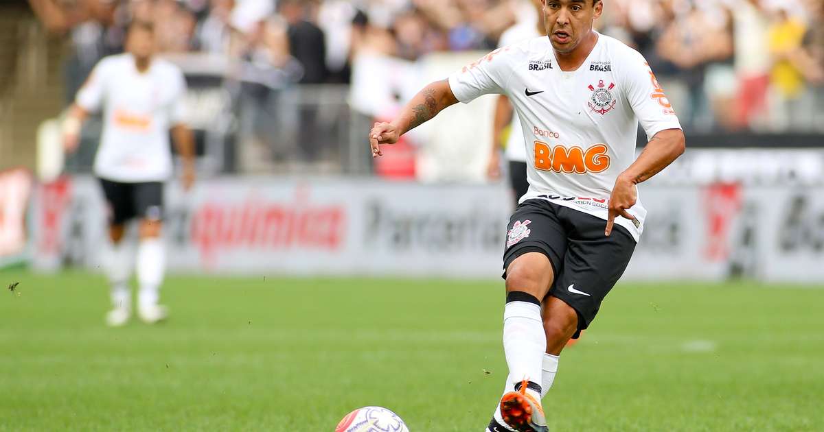 Defesa de Jadson rebate Corinthians sobre pagamento de dívidas ao ex-jogador