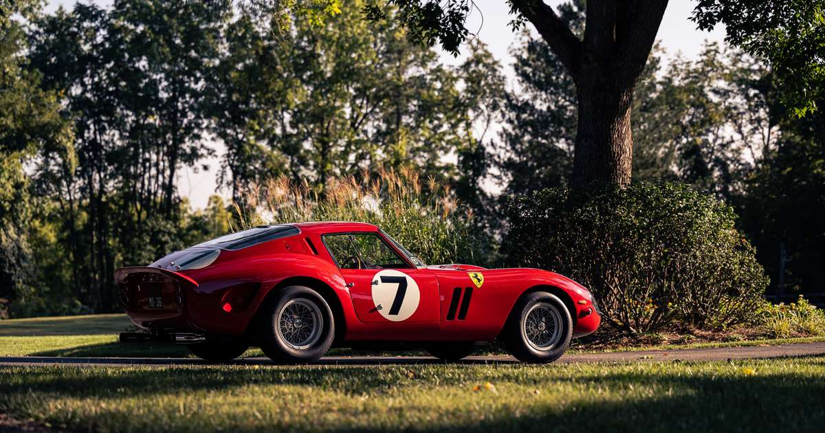 Ferrari de 1962 é leiloada por R$ 255 milhões em Nova York