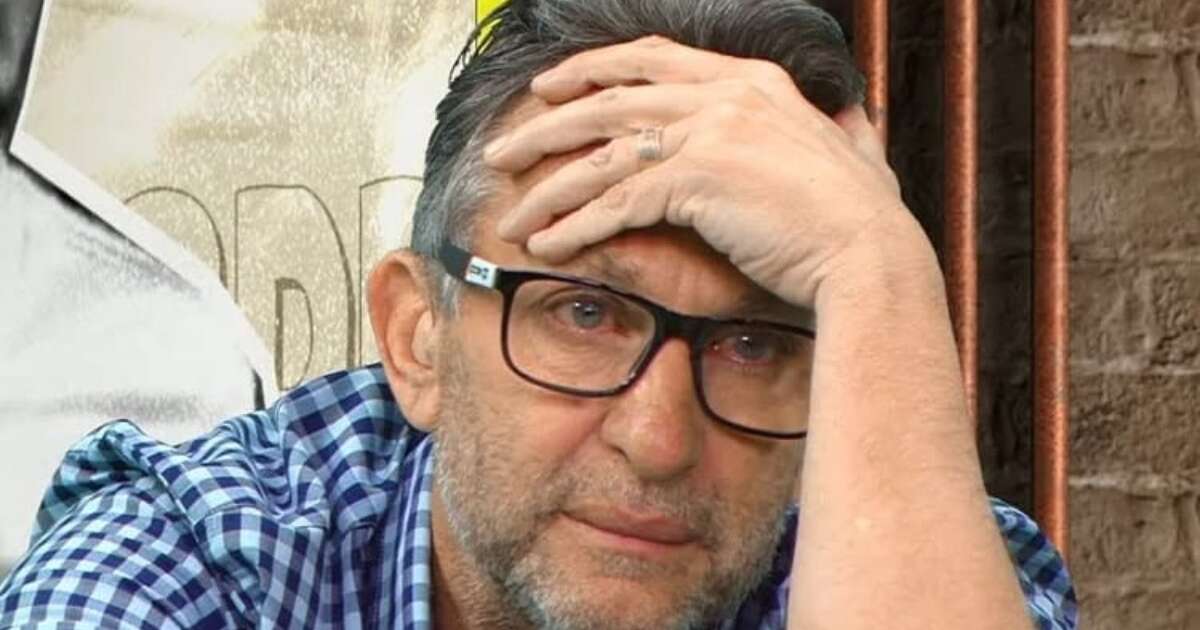 Neto monta sua barca do Corinthians com medalhões: 