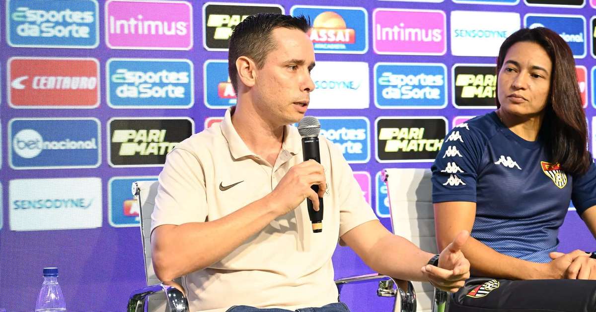 Rodrigo Iglesias fala em melhor ano no futebol feminino e despista sobre próximo técnico do Corinthians