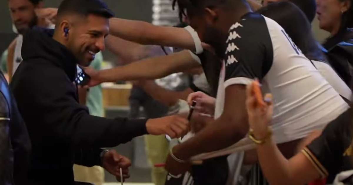 Vasco chega a BH com recepção calorosa da torcida para jogo contra o Cruzeiro