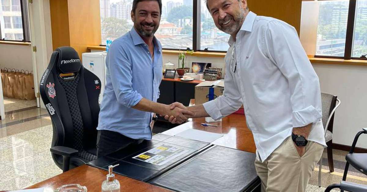 Augusto Melo começa a receber informações das receitas, contas a pagar e dívidas do Corinthians