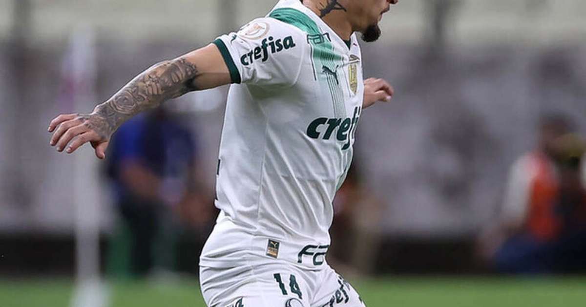 Artur celebra nova oportunidade no Palmeiras e enaltece força do elenco