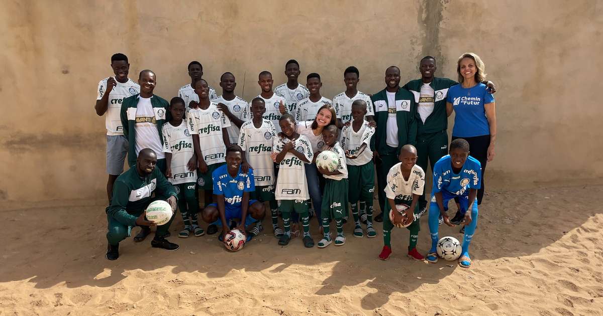 Palmeiras promove ação no Senegal e doa uniformes para jovens em situação de rua