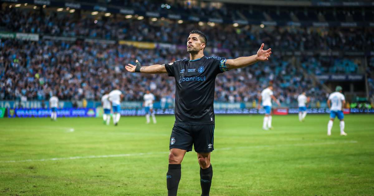 Suárez é homeageado e fala em tom de despedida em final de contrato com o Grêmio: Deixo um momento único
