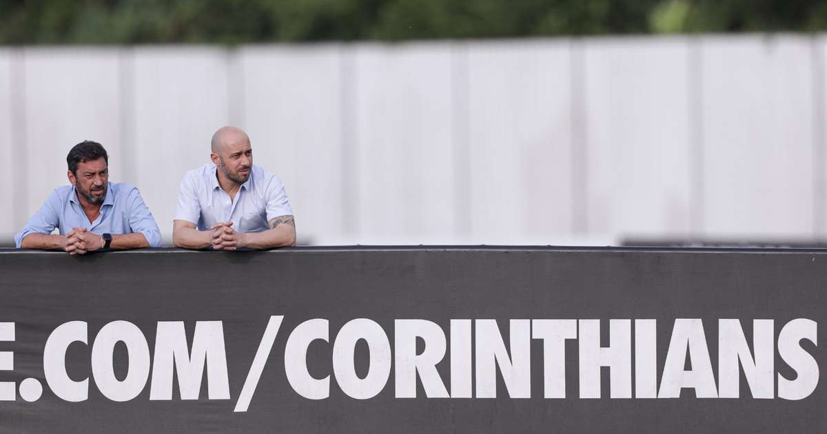 Gerente de futebol do Corinthians e presidente são suspensos