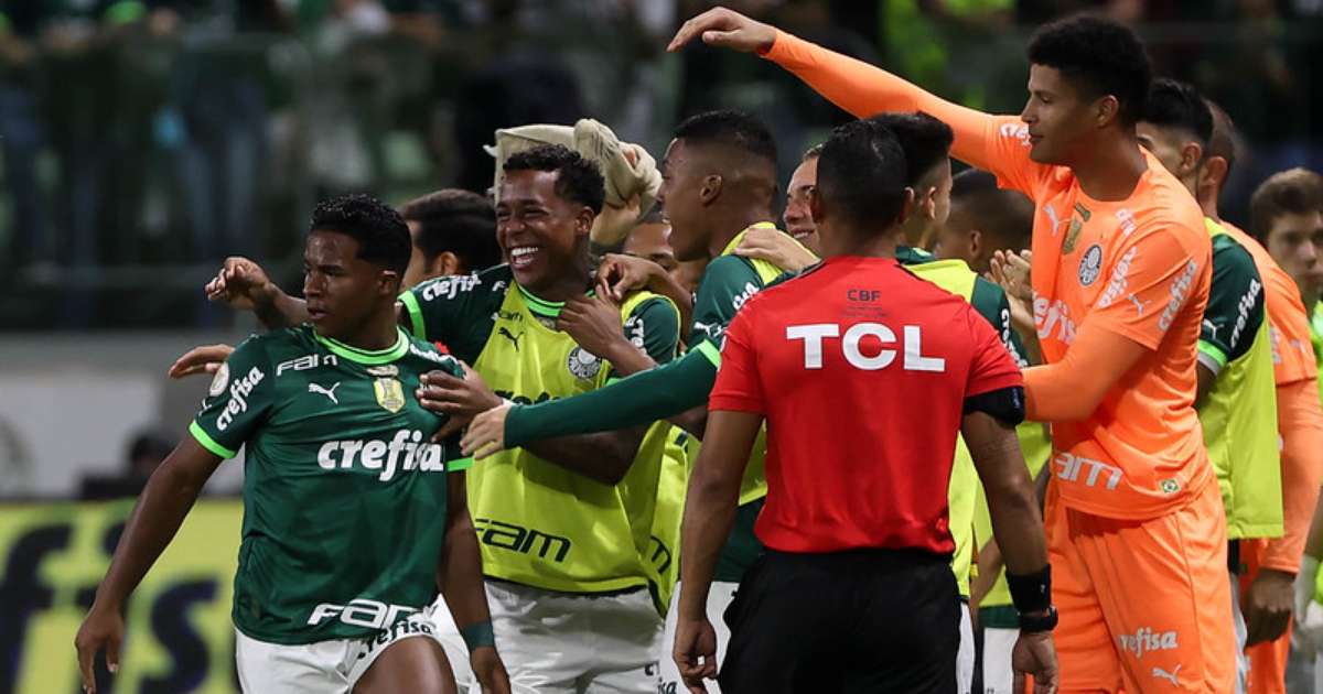 Endrick celebra goleada do Palmeiras sobre o América-MG, mas mantém pés no chão: 