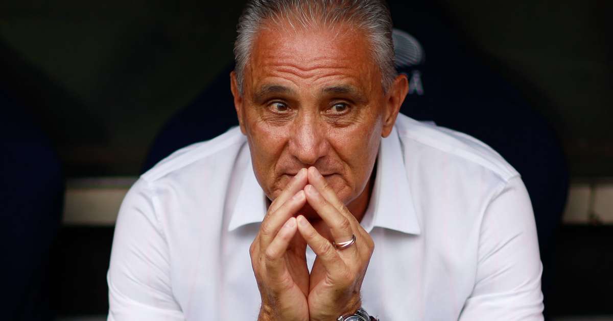 Juan e Tite prestam homenagens à Filipe Luis e Rodrigo Caio em coletiva