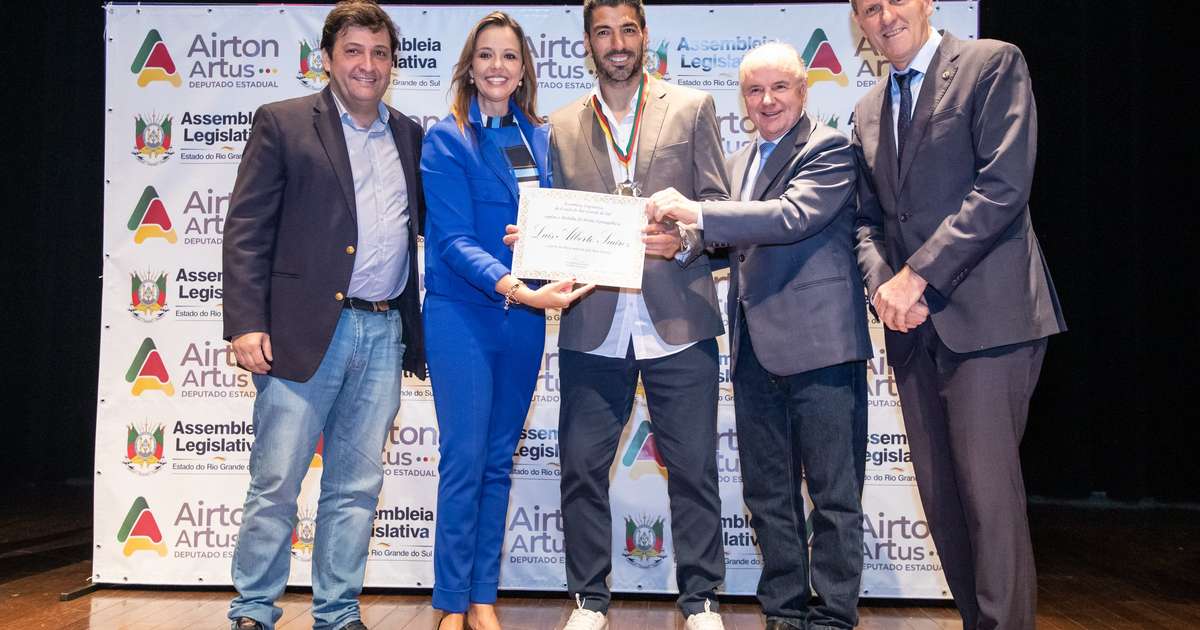 Artilheiro da Arena do Grêmio no ano, Luis Suárez se despede da torcida neste domingo