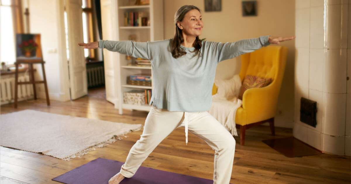 Veja como o yoga ajuda a combater a ansiedade de fim de ano