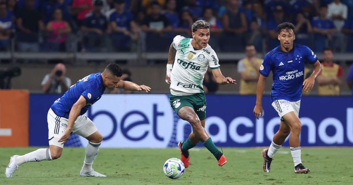 Richard Ríos é o jogador do Palmeiras que mais entrou em campo no Campeonato Brasileiro