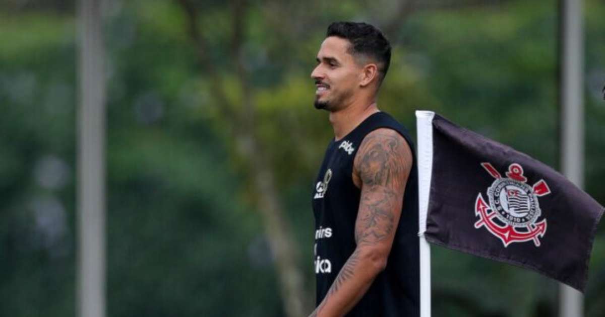 Corinthians abre conversas com Benfica para manter Lucas Veríssimo