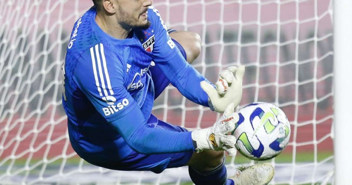 Rafael iguala marca de Waldir Peres e consolida primeira temporada vencedora pelo São Paulo