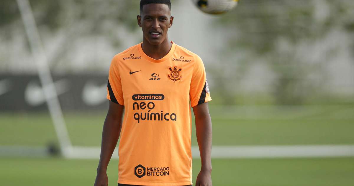 Veja números da primeira passagem de Robert Renan, perto de ser repatriado pelo Corinthians