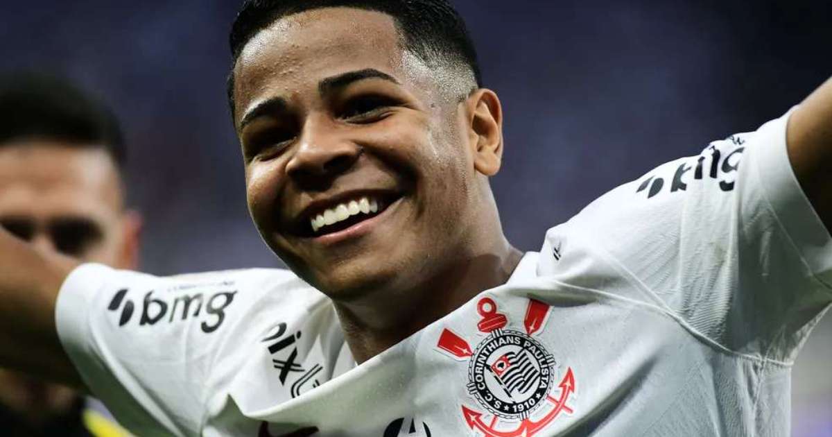 Técnico do Corinthians comenta troca de posição entre Wesley e