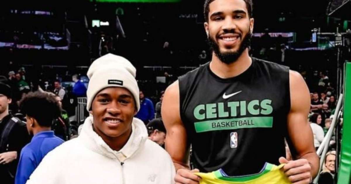 Endrick, do Palmeiras, viaja à Espanha em visita ao Real Madrid