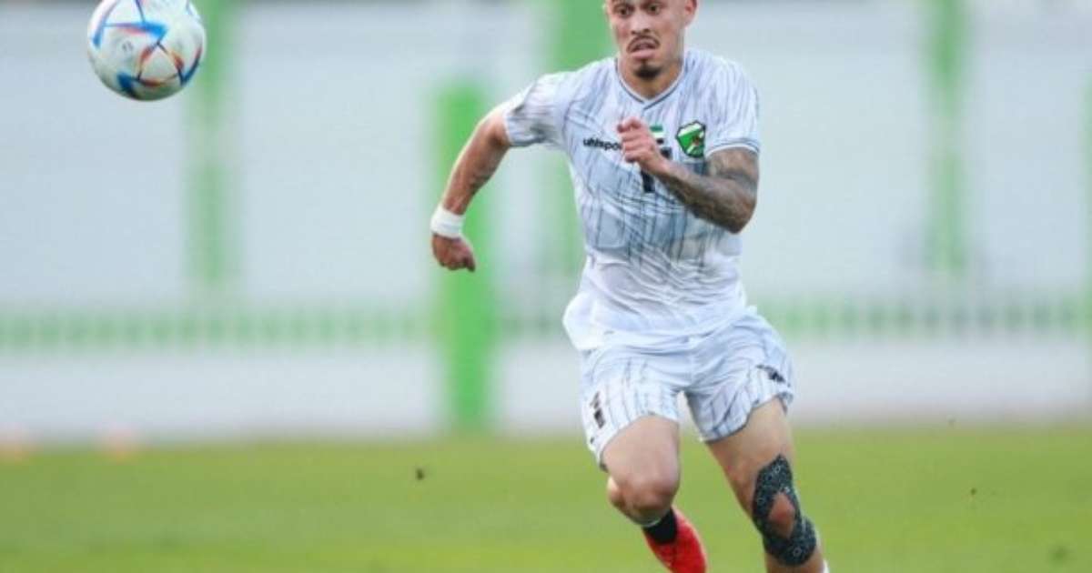 Ex-Cruzeiro sonha com mais um acesso nos Emirados Árabes