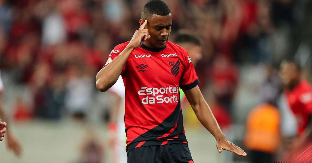 Corinthians oferece R$ 27 mi por Erick, mas Athletico dificulta