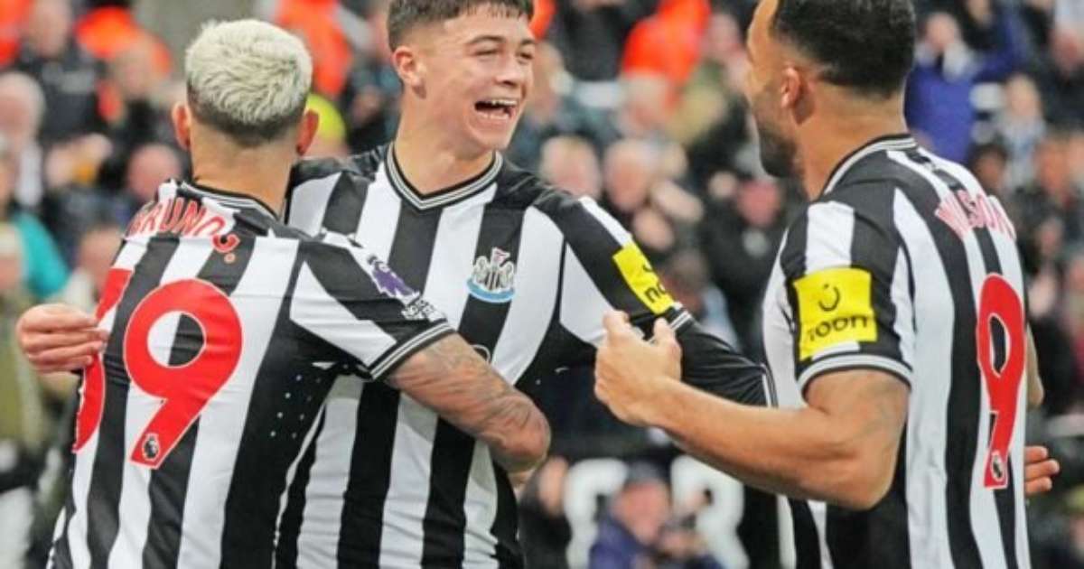 Newcastle supera Manchester United em jogo da Premier League