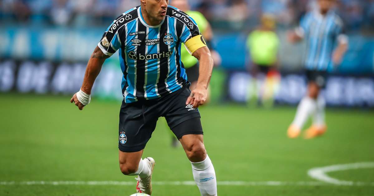 Em celebração aos 120 anos do clube, Grêmio divulga lançamento de camisas enquadradas de Suárez
