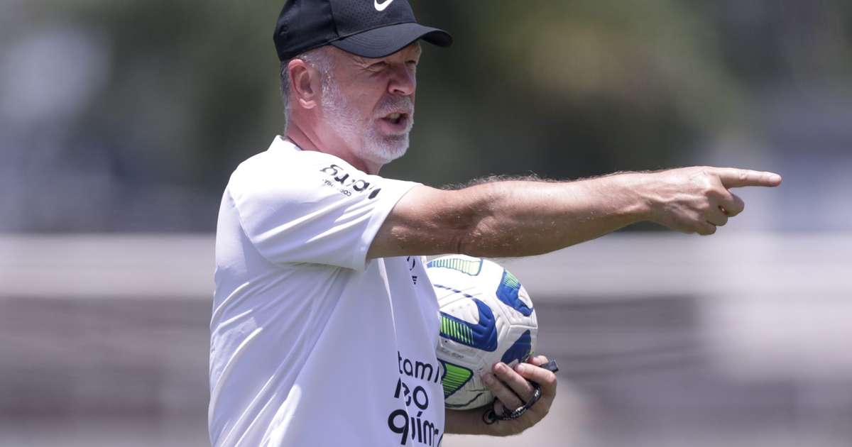 Assim como em 2014, Mano Menezes é a cara da reformulação do Corinthians