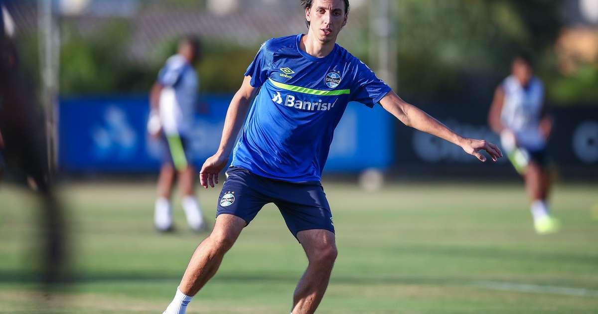 Geromel renova vontade de ficar no Grêmio com salário reduzido: dinheiro não é problema