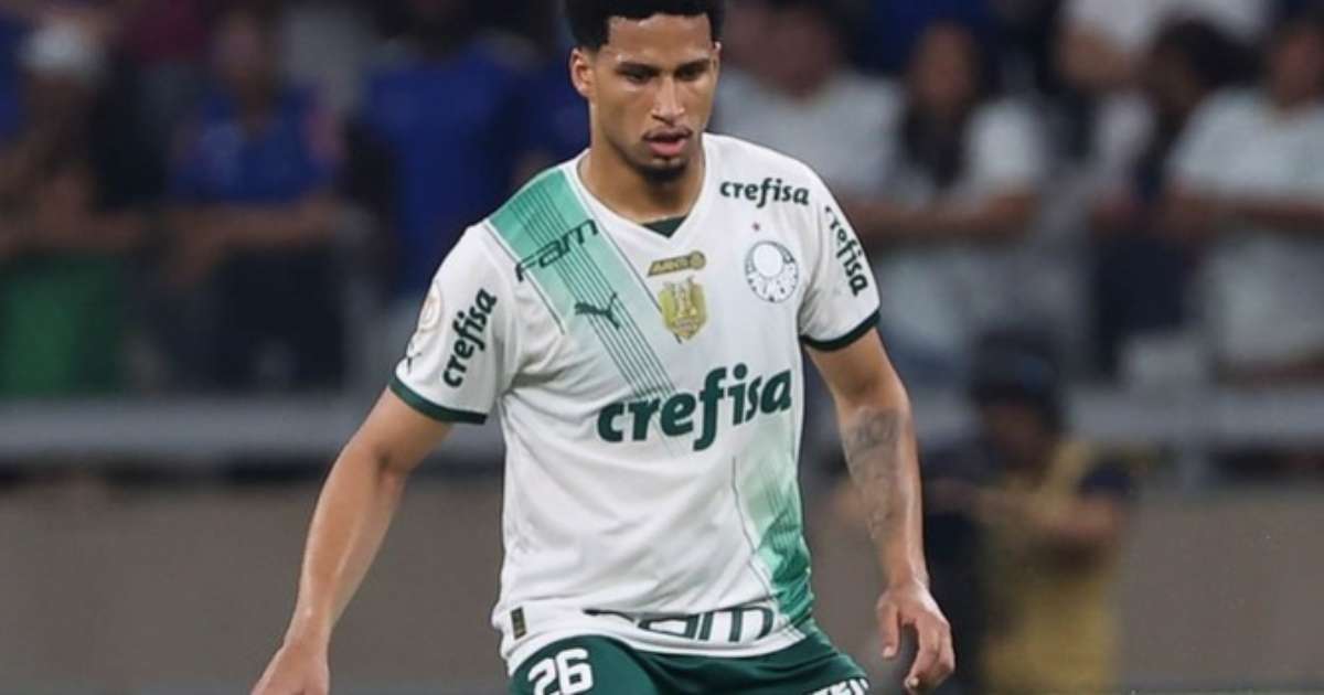 Zagueiro do Palmeiras, Murilo aproveita férias e acerta detalhes para inauguração de sua escolinha de futebol na Bahia