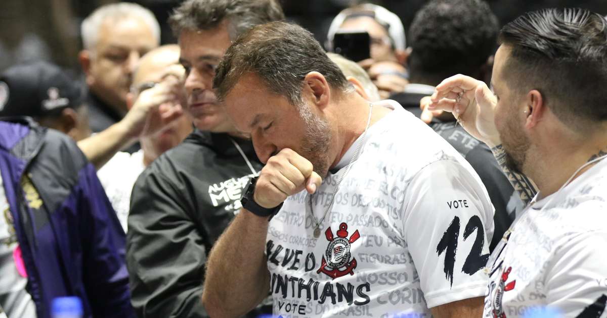 Augusto Melo revela chateação com anúncio de novo patrocinador do Corinthians; entenda