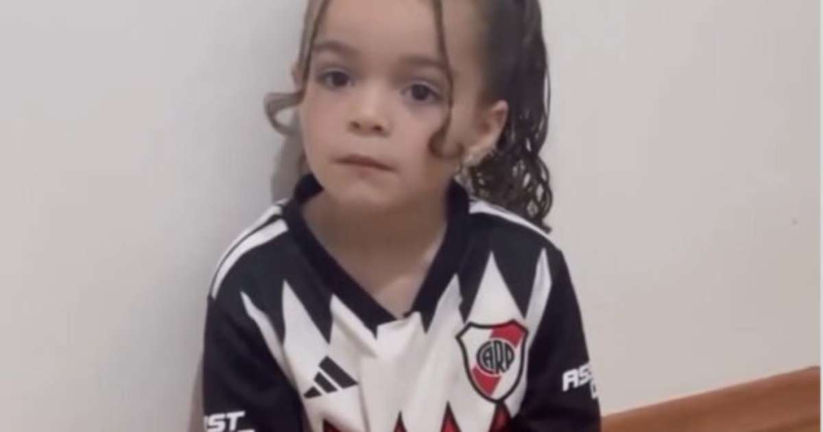 Garota argentina chora com ida de De La Cruz para o Flamengo