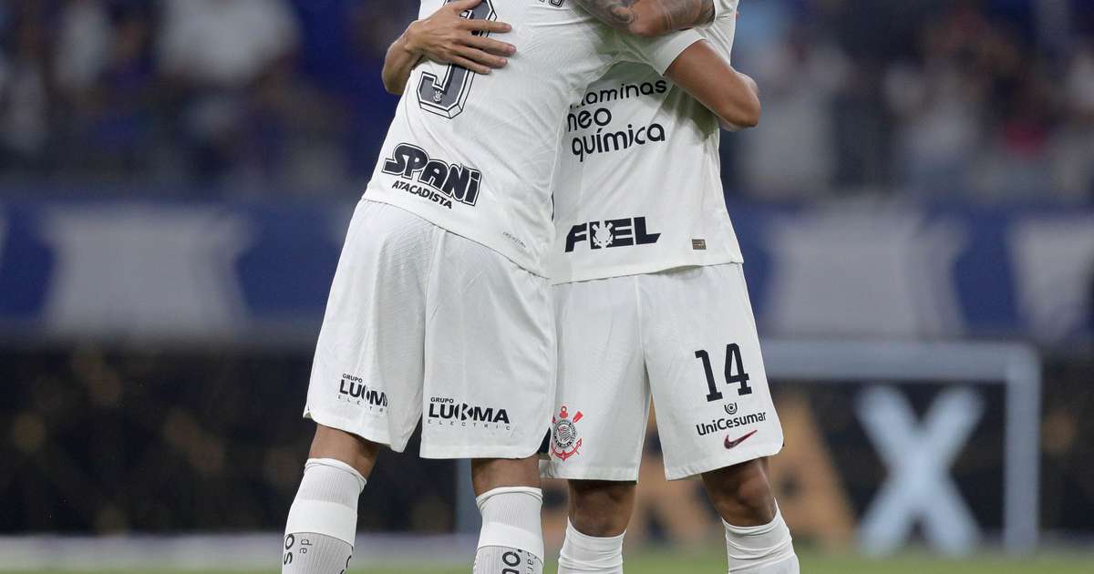 Possível zaga titular em 2024, Veríssimo e Caetano não perderam juntos no Corinthians