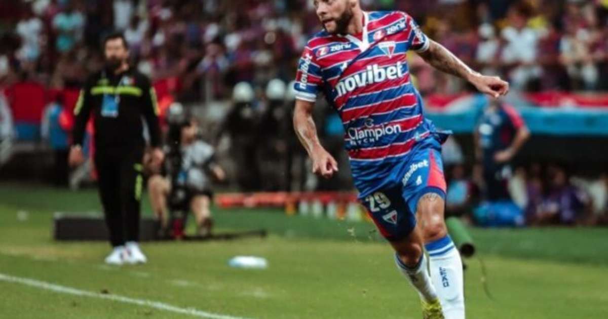 Corinthians e Santos disputam a contratação de atacante do Grêmio