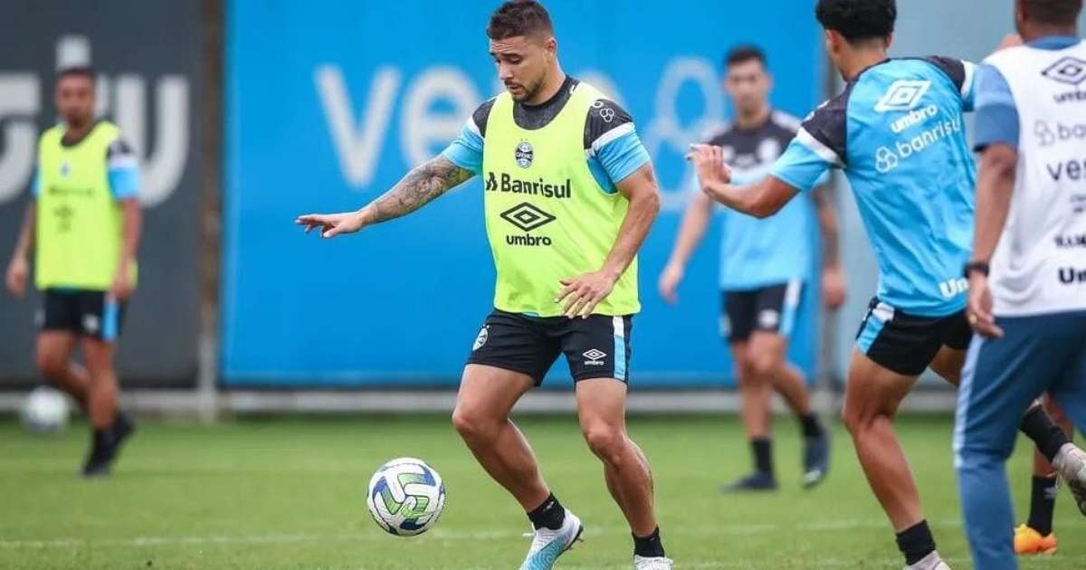 Grêmio renova vínculo com lateral-direito