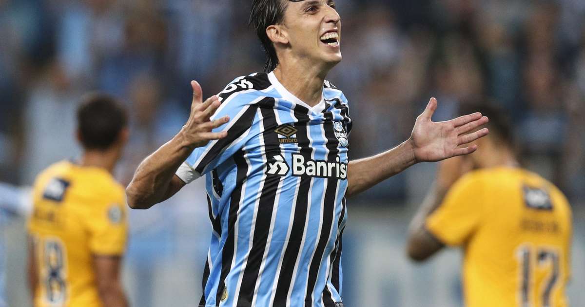 Grêmio anuncia renovação do zagueiro Geromel para 2024; veja os detalhes