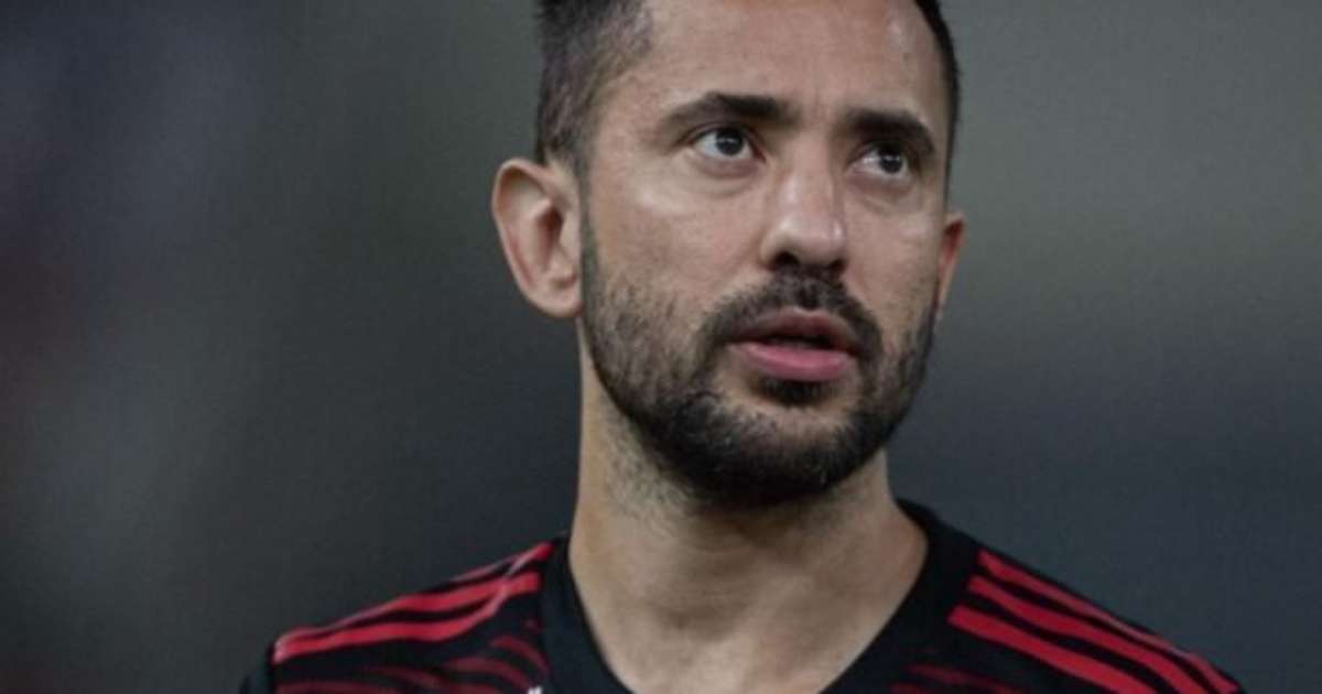 Após fim de contrato no Fla, Everton Ribeiro vive situação indefinida