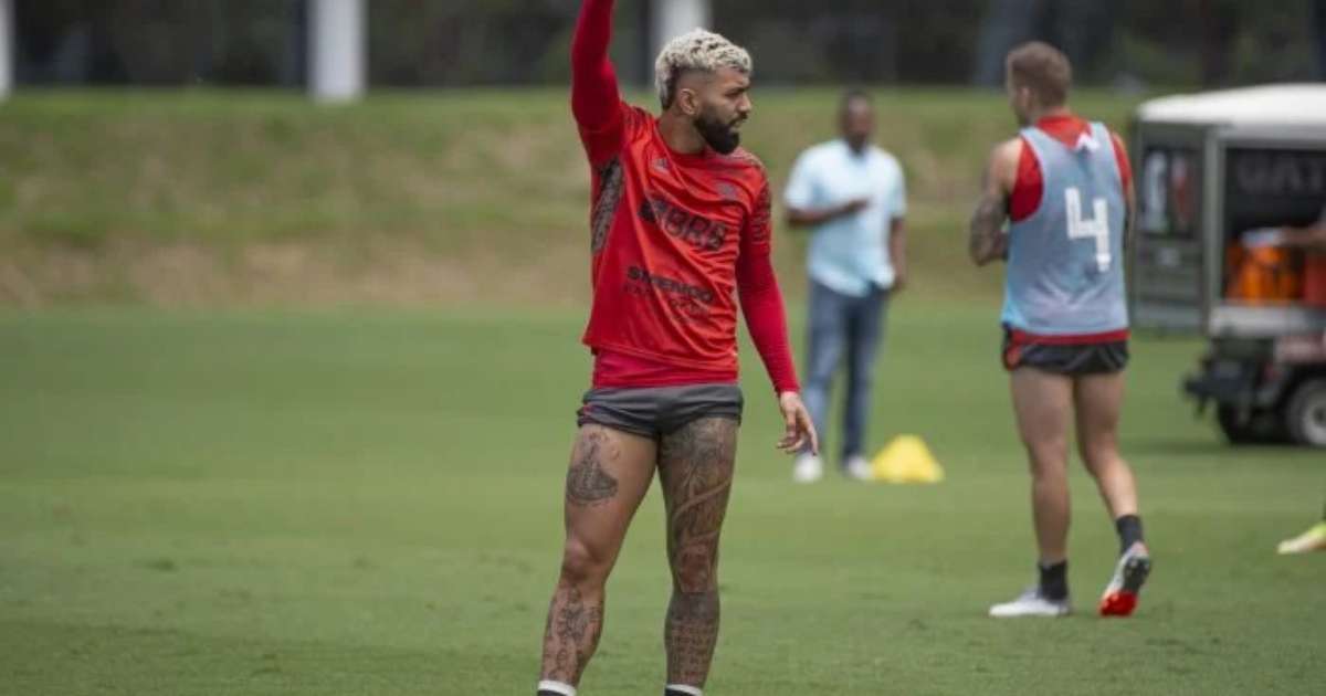Gabigol antecipa retorno das férias e treina no Flamengo