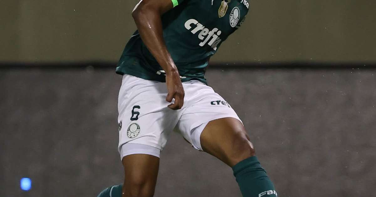 Milan e mais dois clubes europeus buscam contratação de lateral do Palmeiras