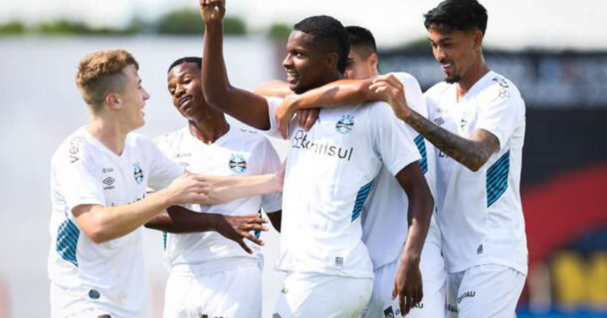 Com direito a gol de letra, Grêmio goleia Figueirense: 6 a 0