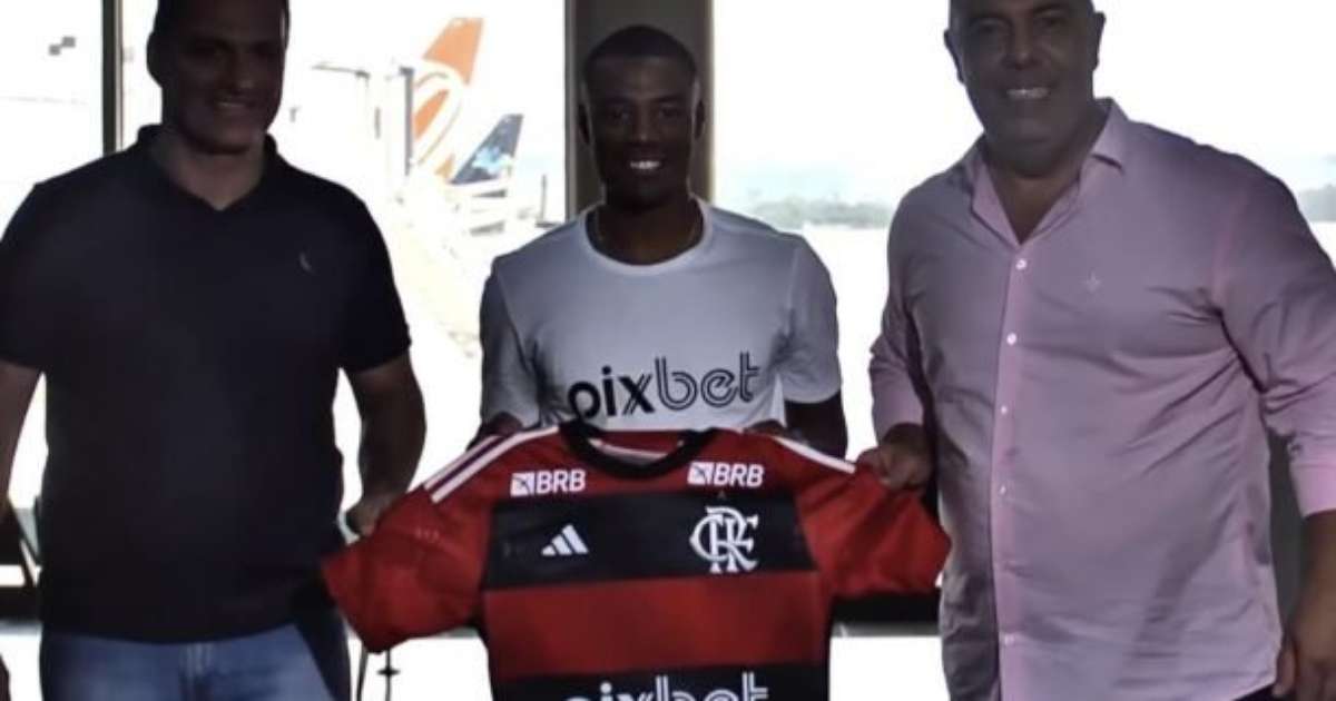 De La Cruz chega ao Rio para se apresentar ao Flamengo: Tinha muita gana de vir