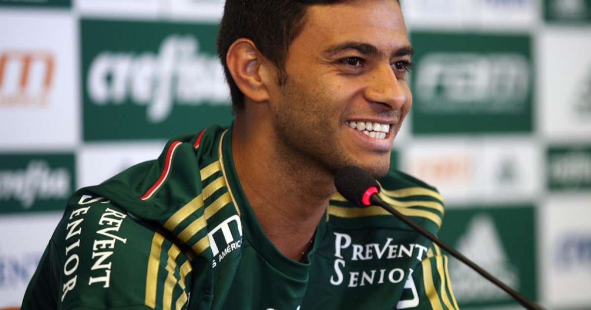 Cleiton Xavier, ex-Palmeiras, é preso por falta de pagamento de pensão alimentícia