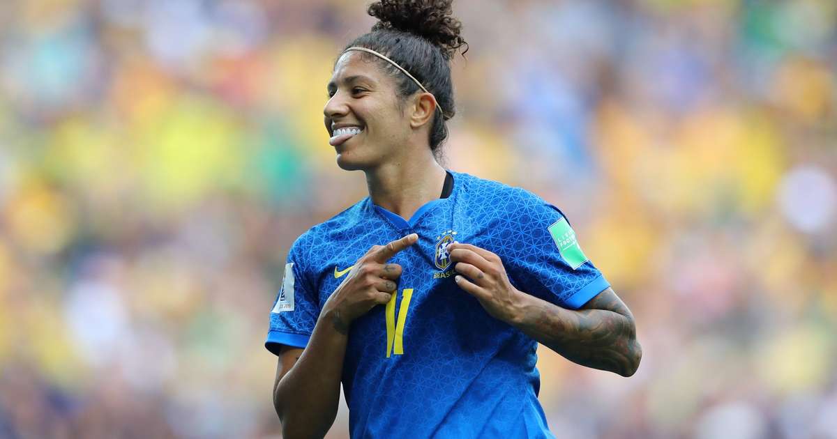 Flamengo acerta a contratação da atacante Cristiane