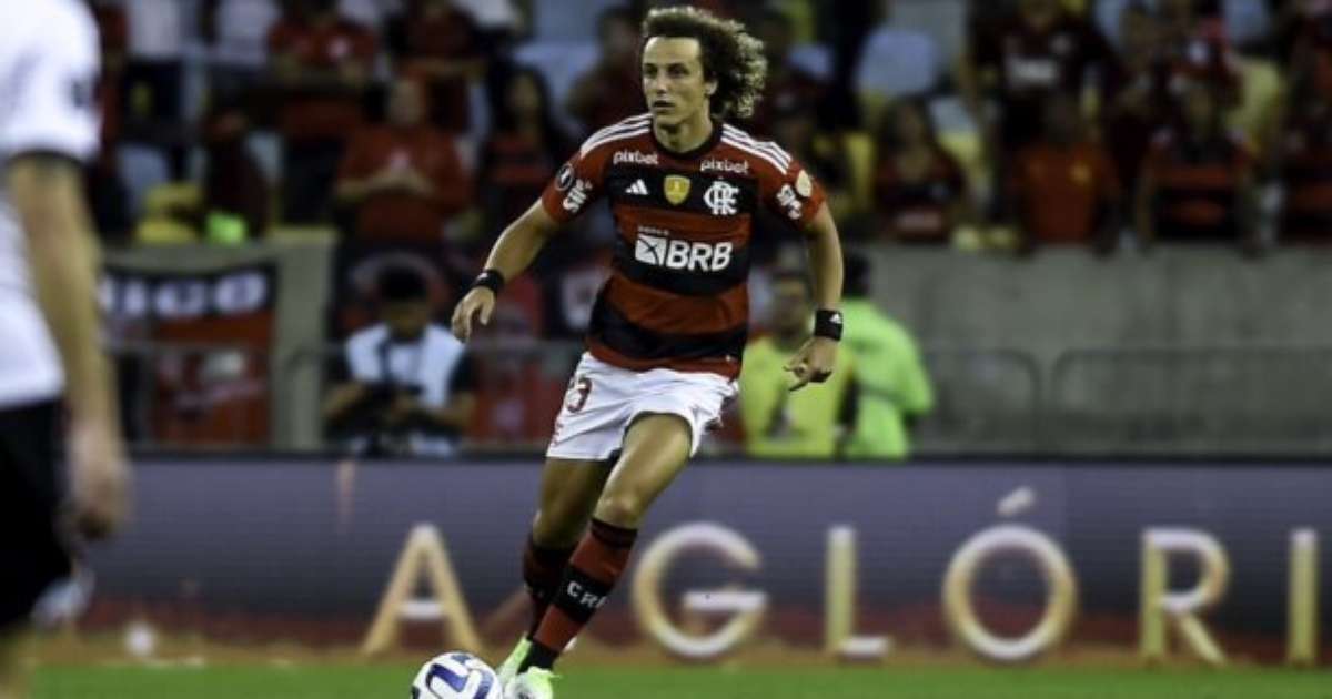 Renovação automática de David Luiz com o Flamengo é oficializada